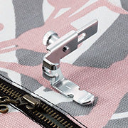 Brother F036N Zip/Piping Foot for Home Sewing Machines  ، تحميل الصورة في عارض المعرض

