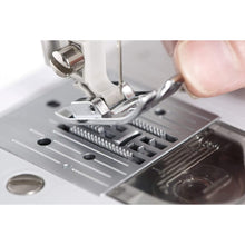Brother X14SHome Sewing Machine with 14 Built-in Stitches  ، تحميل الصورة في عارض المعرض

