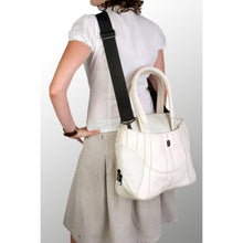 Crumpler RUSK13-001 Russian King Leather Bag fits 13-inch Laptops -Off White  ، تحميل الصورة في عارض المعرض

