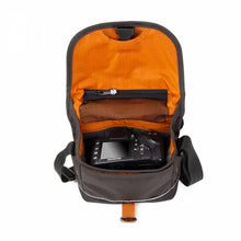 Crumpler PRY2000-003 Proper Roady Camera Sling Bag 2000 Grey Black Fits Bridge or Semi-professional SLR with mid-size zoom lens  ، تحميل الصورة في عارض المعرض

