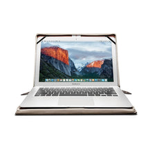 Twelve South 12-1104 BookBook  for MacBook Air 13 inch  ، تحميل الصورة في عارض المعرض

