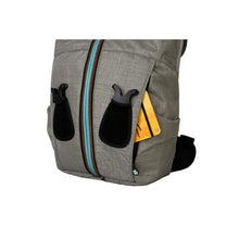 Crumpler BBR-003 Bag Bride Backpack fits 13 inch Laptops Washed Oatmeal  ، تحميل الصورة في عارض المعرض

