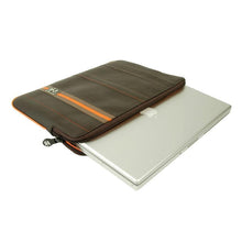 Crumpler ROY15W-001 TheLeRoyale15W Dk.Brown/Dk.Orange fits 15 inch Laptops  ، تحميل الصورة في عارض المعرض

